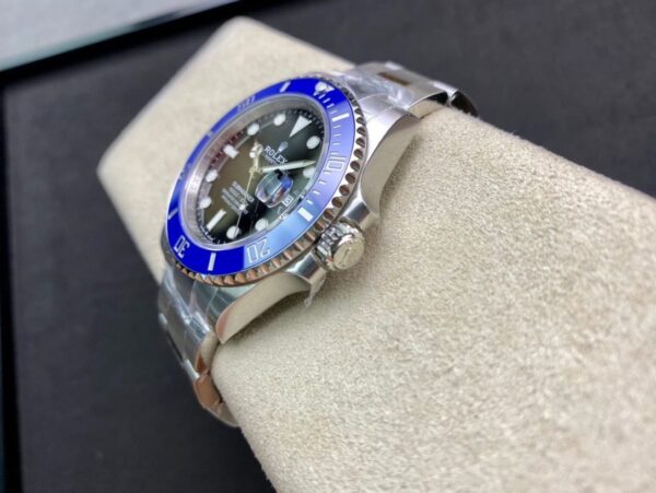 Submariner Date116610 LV 1:1 Superclone(black dial blue sub) - Image 4