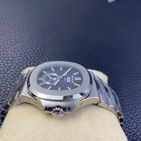Patek Philippe Nautilus 5726A - Image 6