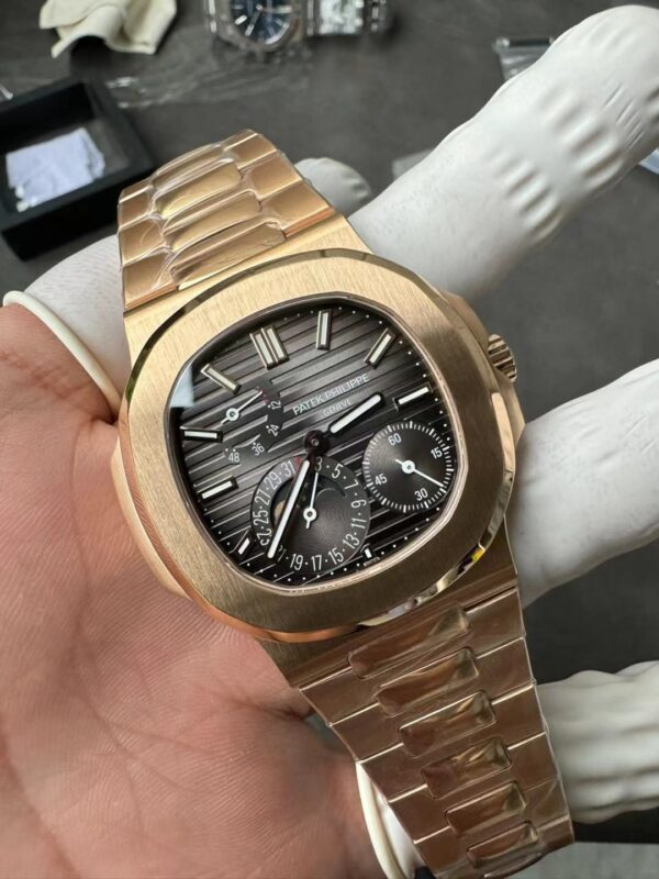 Patek Philippe Nautilus 5712 - Image 2