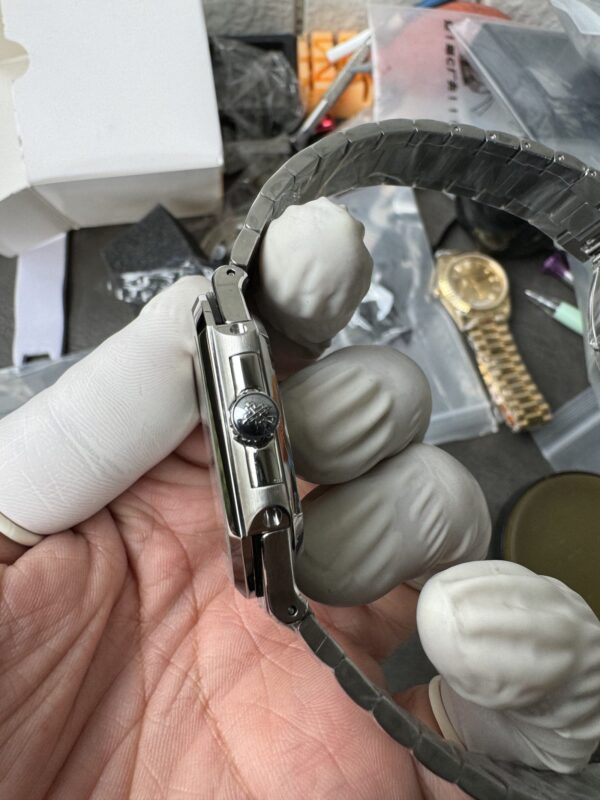 Patek Philippe Latest Model 5821 Square - Image 8