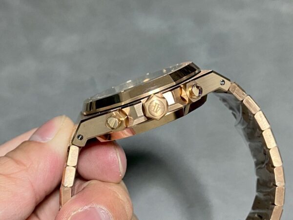 Audemars Piguet Royal Oak 26331OR Chronograph with Genuine (Small Seconds in 6) - Image 4