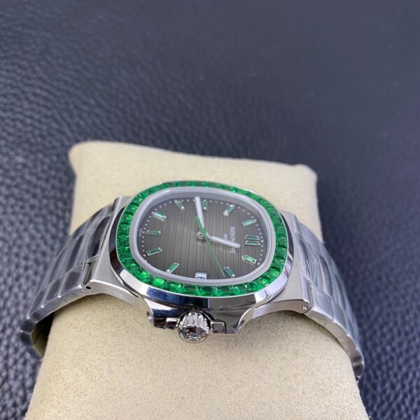 Patek Philippe 5711 Hand-set emeralds - Image 7