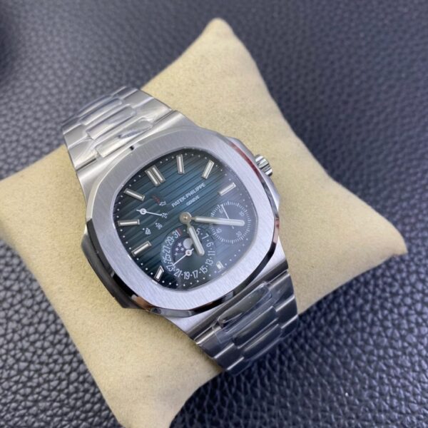 Patek Philippe Nautilus 5712 - Image 9