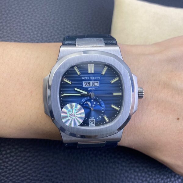 Patek Philippe Nautilus 5726A - Image 2