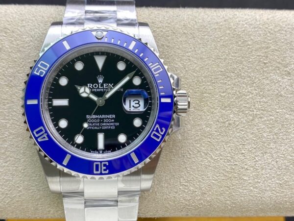 Submariner Date116610 LV 1:1 Superclone(black dial blue sub)