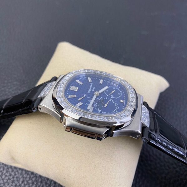 Patek Philippe Nautilus 5712 - Image 6