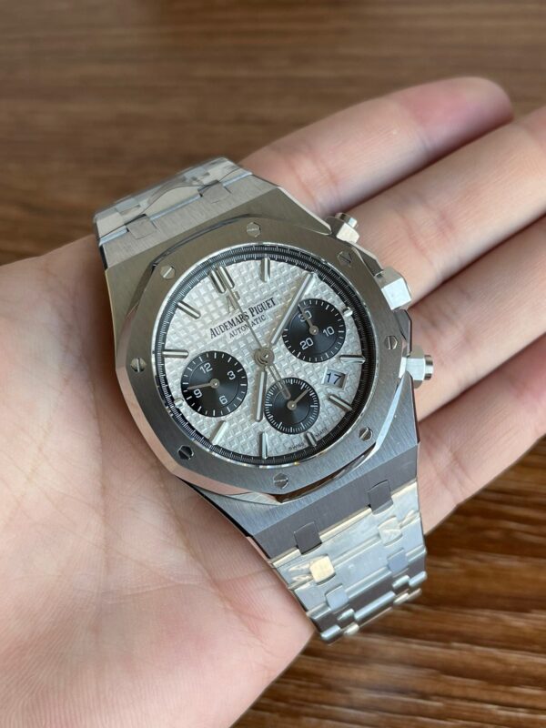 Audemars Piguet Royal Oak 26331OR Chronograph with Genuine (Small Seconds in 6) - Image 4
