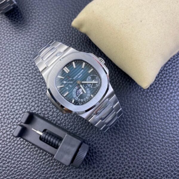 Patek Philippe Nautilus 5712 - Image 4