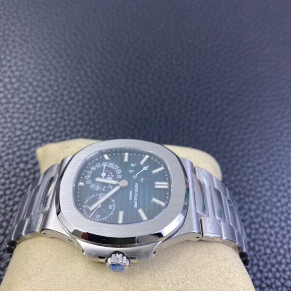 Patek Philippe Nautilus 5712 - Image 6