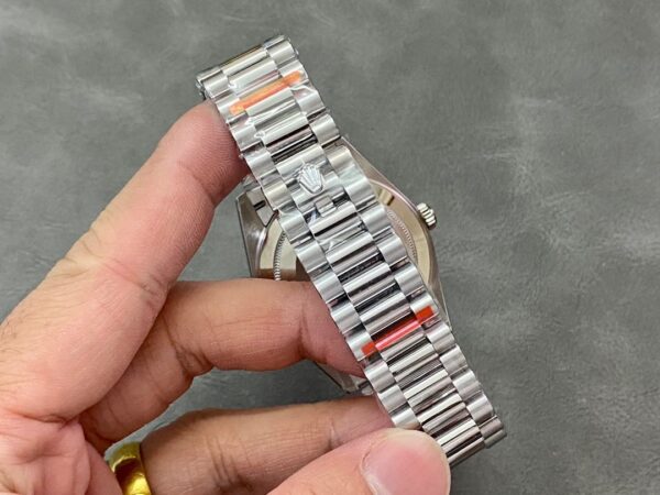 Rolex 18K White Gold Day Date 40mm - Image 3