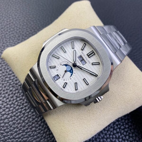 Patek Philippe Nautilus 5726A - Image 9