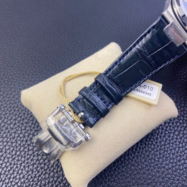 Patek Philippe Nautilus 5726A - Image 3