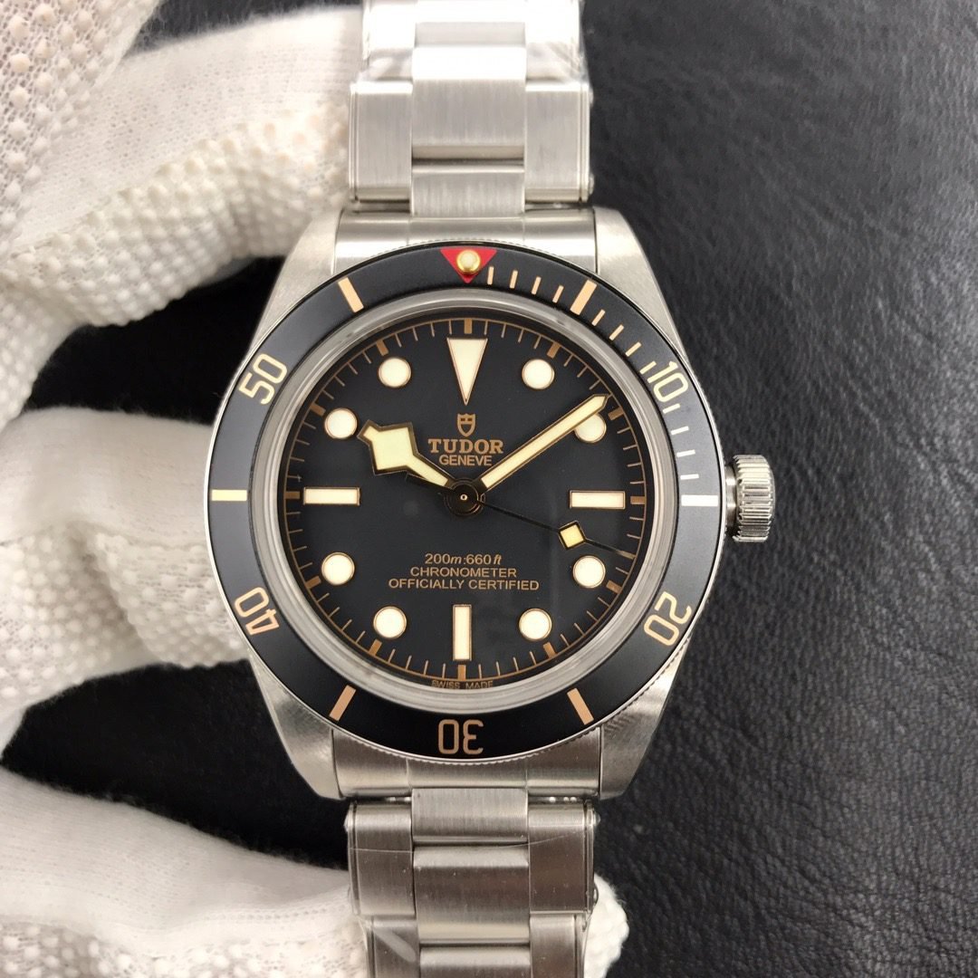 TUDOR Small Black Shield 39mm