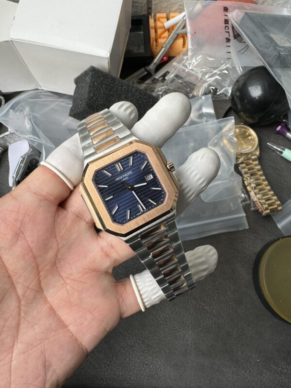 Patek Philippe Latest Model 5821 Square - Image 9
