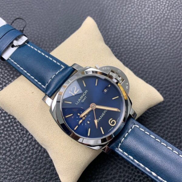 Panerai Luminor 1950 3 Days GMT Automatic PAM 688 - Image 4