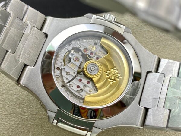 Patek Philippe Nautilus Annual Calendar 5726 - Image 8