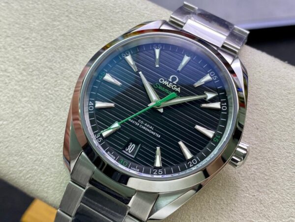 1:1 Superclone-Omega Seamaster Aqua Terra 150M Co-Axial Master Chronometer(绿条纹海马) - Image 3