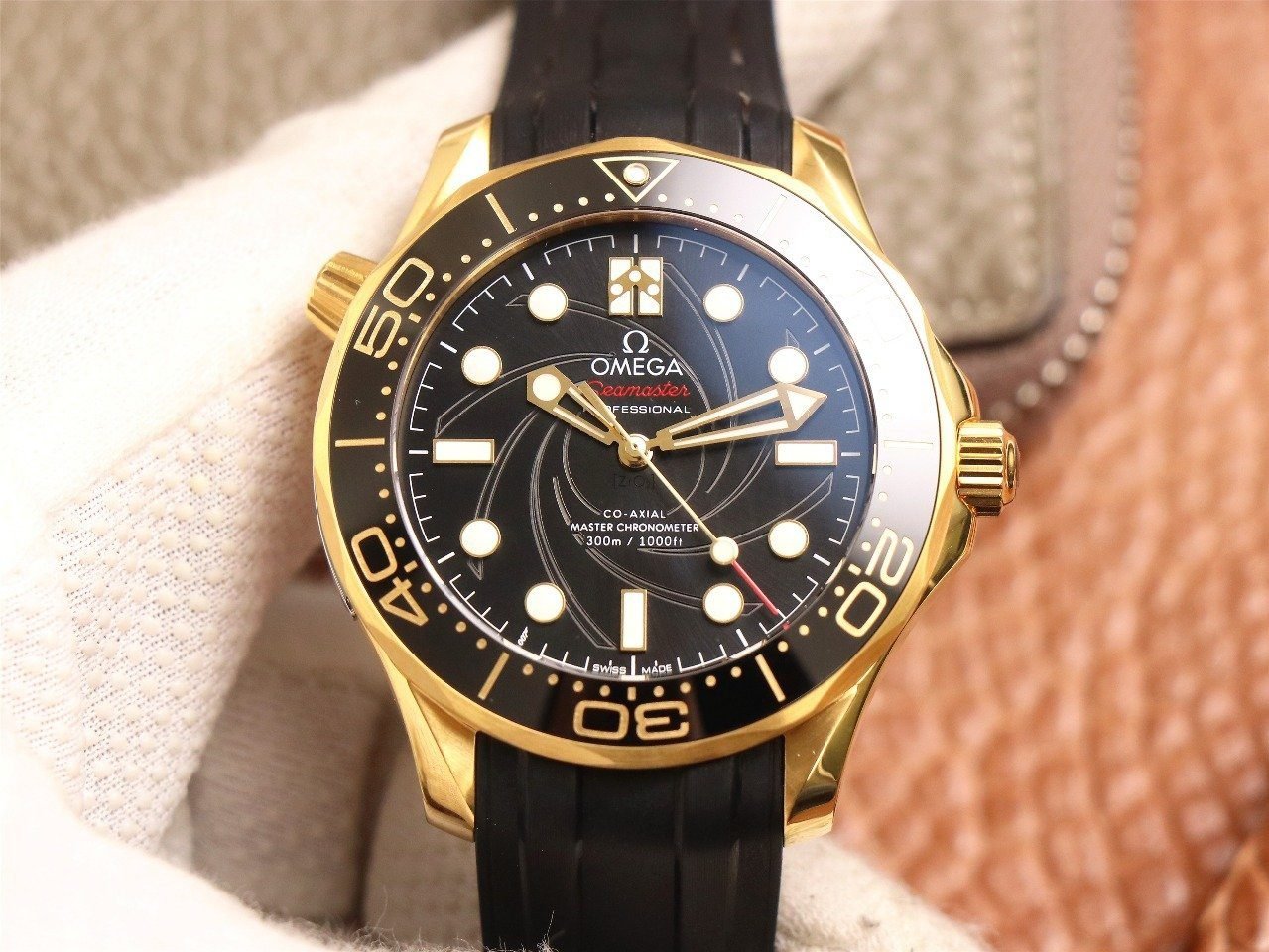 1:1 Super Clone Omega Seamaster 300M Co-Axial Master (Gold Seamaster)