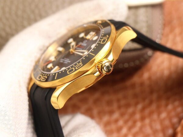 1:1 Super Clone Omega Seamaster 300M Co-Axial Master (Gold Seamaster) - Image 4