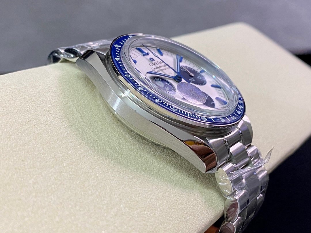 Omega Snoopy 150th Anniversary - Image 7