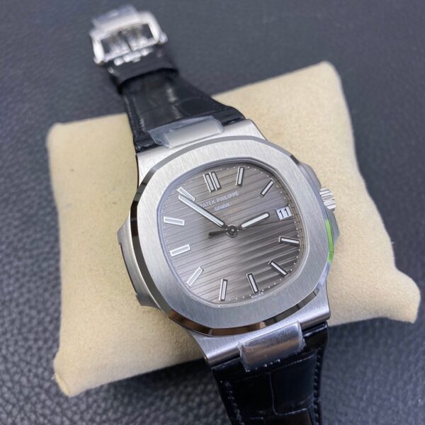 Patek Philippe 5711 Belt model - Image 9