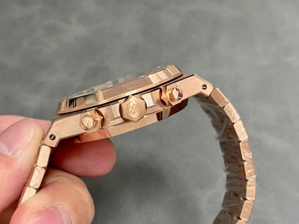 Audemars Piguet Royal Oak 26331OR Chronograph with Genuine (Small Seconds in 6) - Image 5