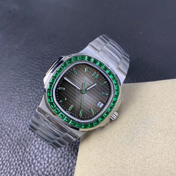 Patek Philippe 5711 Hand-set emeralds - Image 5