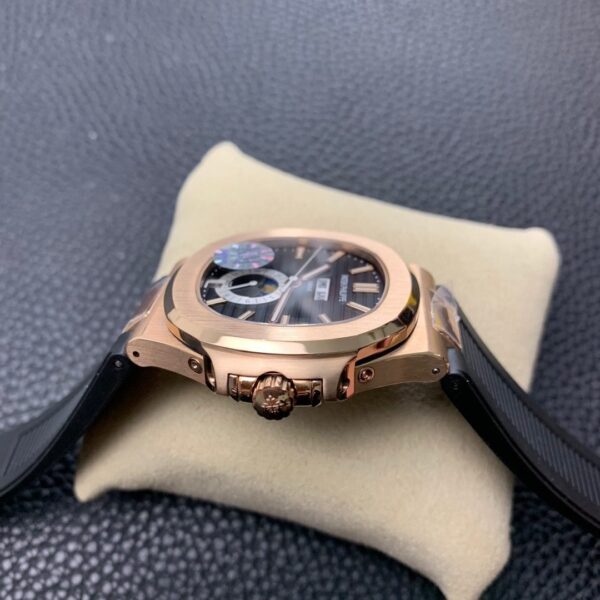 Patek Philippe Nautilus 5726A - Image 7