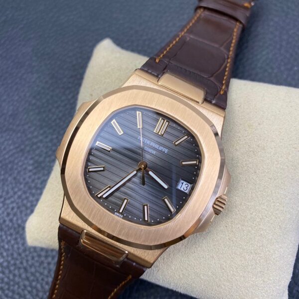 Patek Philippe 5711 Belt model - Image 9