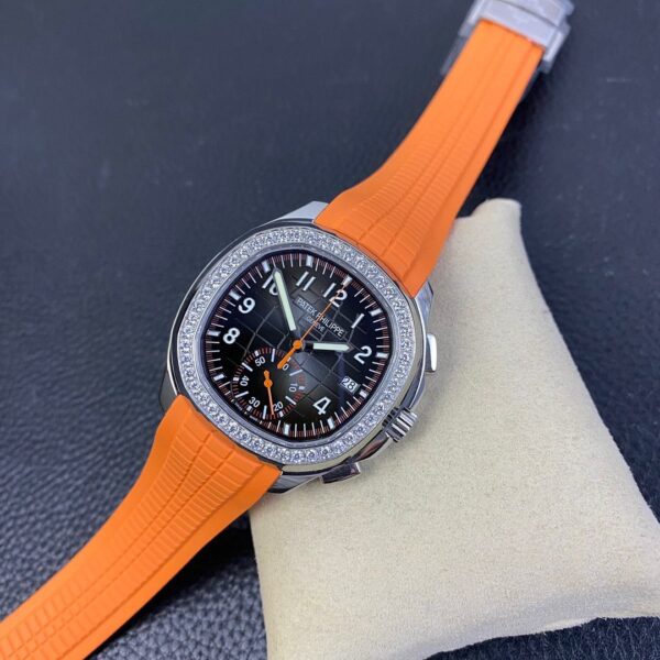 Patek Philippe Aquanaut 5968A Chronograph - Image 4