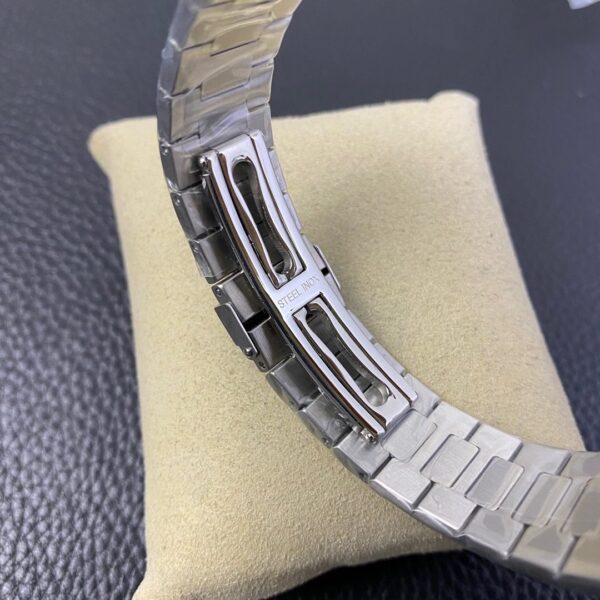 Patek Philippe 5711 Hand-set emeralds - Image 3