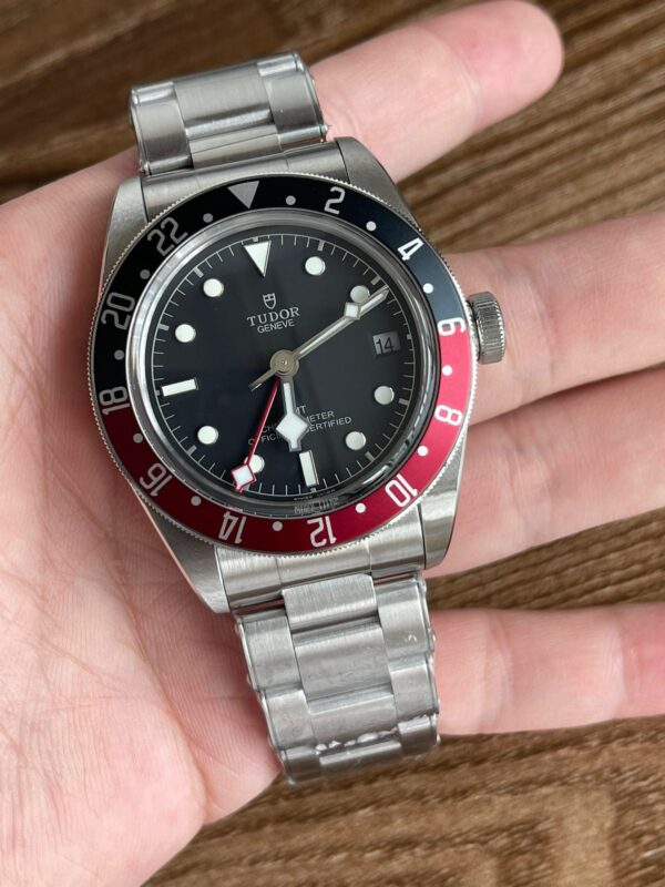 TUDOR QIJI BAY RED AND BLUE RING GMT - Image 4