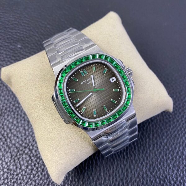 Patek Philippe 5711 Hand-set emeralds - Image 10