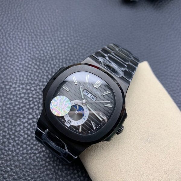 Patek Philippe Nautilus 5726A - Image 9