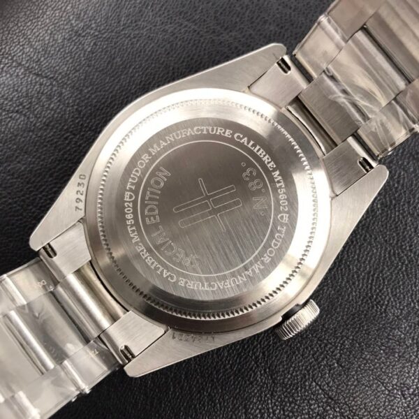 TUDOR Small green shield 39mm - Image 2