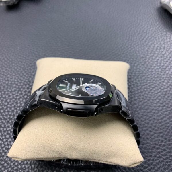 Patek Philippe Nautilus 5726A - Image 6