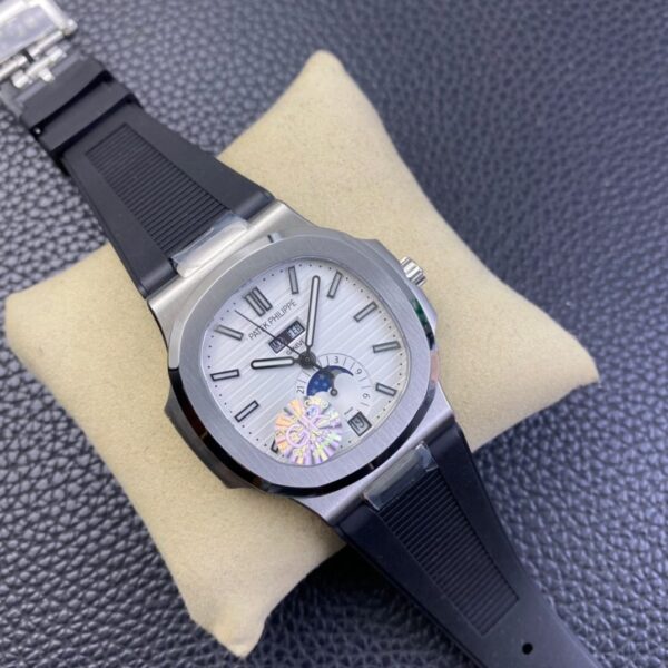 Patek Philippe Nautilus 5726 - Image 9