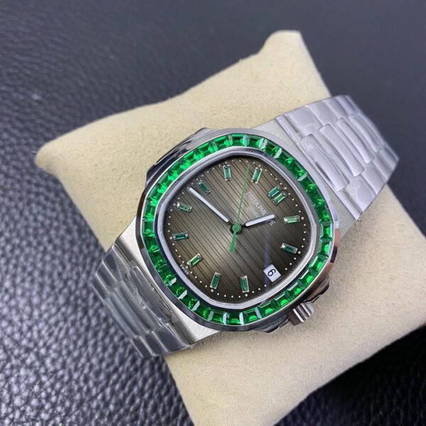 Patek Philippe 5711 Hand-set emeralds - Image 9