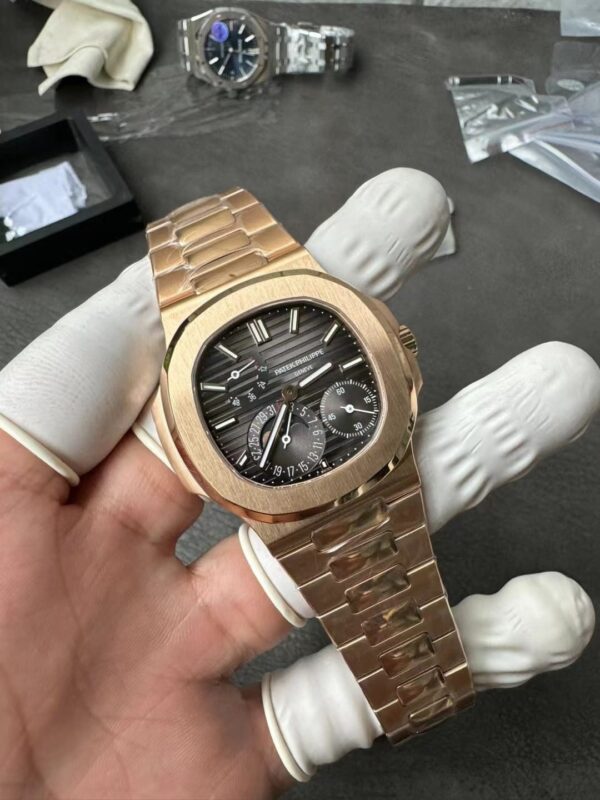 Patek Philippe Nautilus 5712 - Image 7