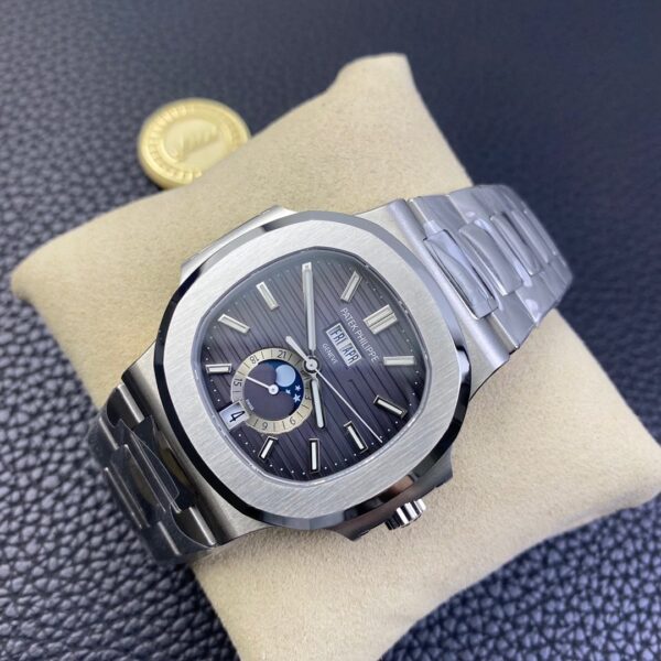 Patek Philippe Nautilus 5726A - Image 8