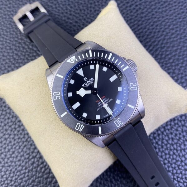 Tudor - Image 9