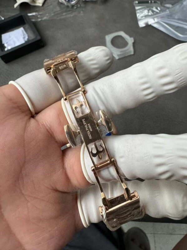 Patek Philippe Nautilus 5712 - Image 3