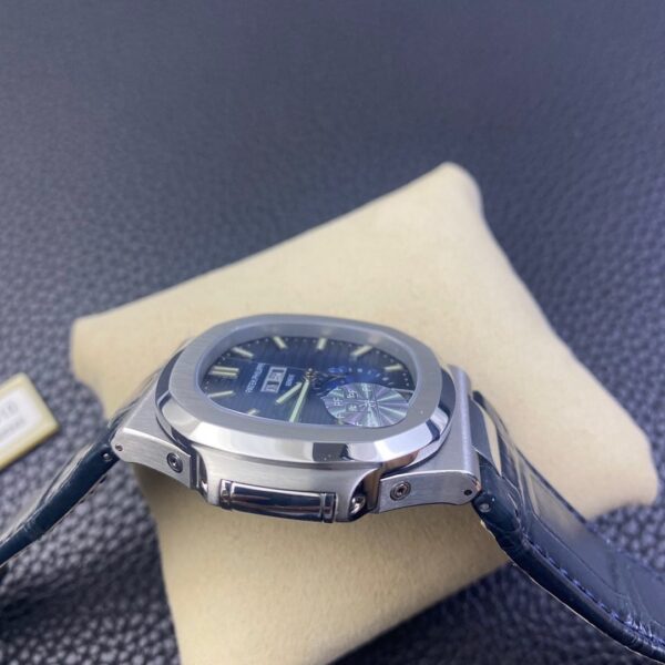 Patek Philippe Nautilus 5726A - Image 8