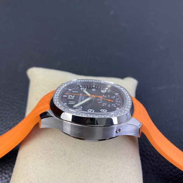 Patek Philippe Aquanaut 5968A Chronograph - Image 6