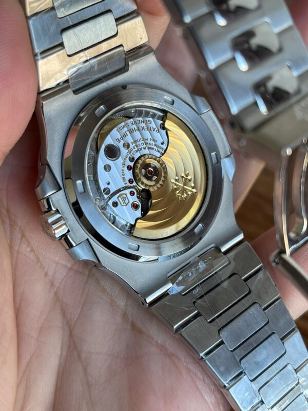 Patek Philippe 5711 Nautilus 40th anniversary Blue - Image 2