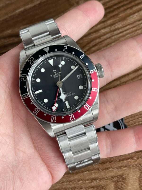 TUDOR QIJI BAY RED AND BLUE RING GMT