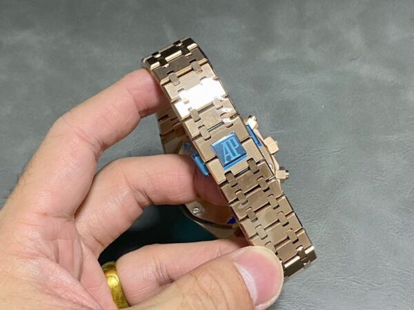 Audemars Piguet Royal Oak 26331OR Chronograph with Genuine (Small Seconds in 6) - Image 2