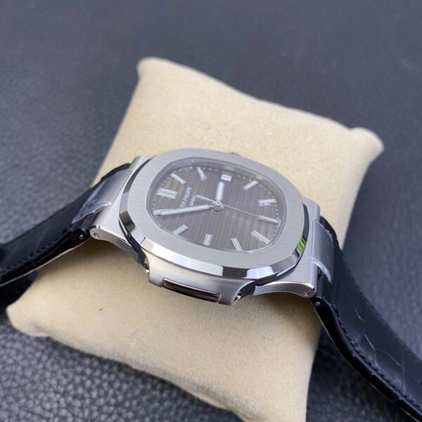 Patek Philippe 5711 Belt model - Image 7