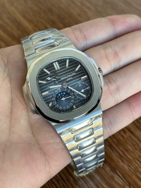 Patek Philippe 5712 Nautilus - Image 8