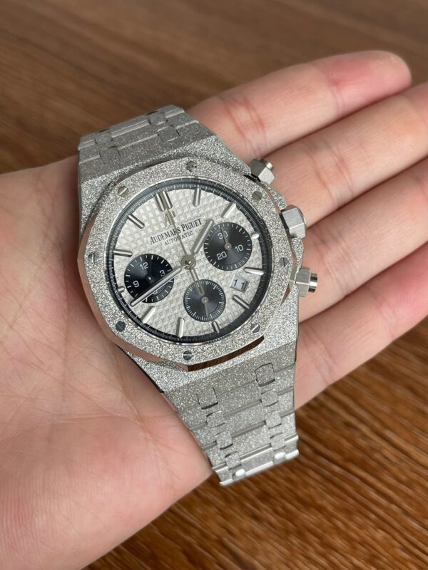 Audemars Piguet Royal Oak 26331OR Chronograph with Genuine (Small Seconds in 6) - Image 2
